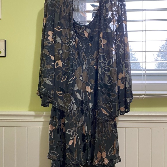 Mother of the Groom dress - Picture 2 of 4